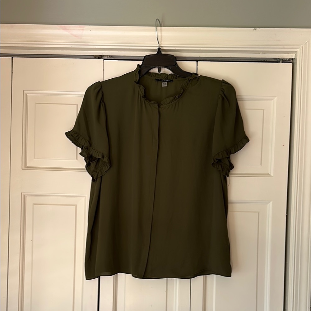 NWOT Tahiti  Flutter Sleeve Blouse with Mandarin Collar